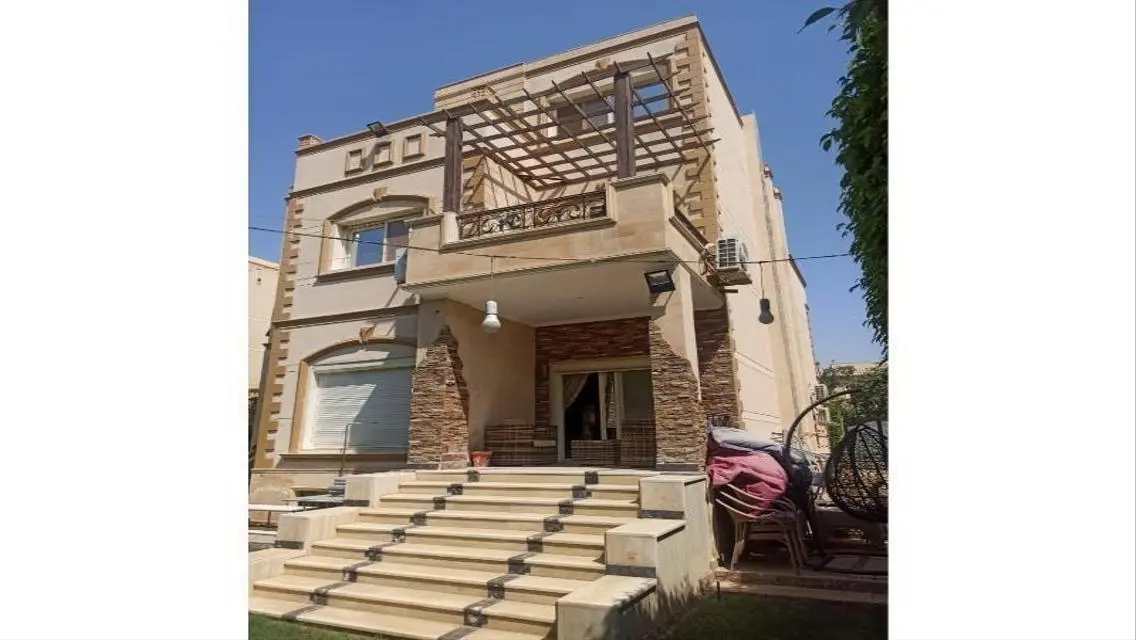 فيلا مميزه للبيع في زيزينيا جاردنز