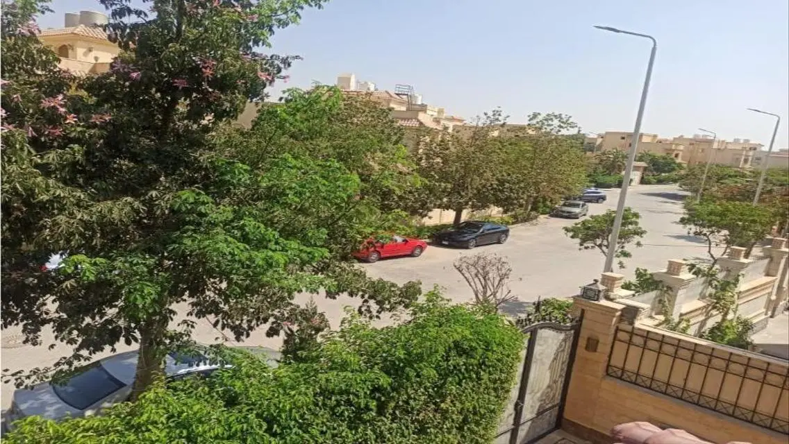 فيلا مميزه للبيع في زيزينيا جاردنز