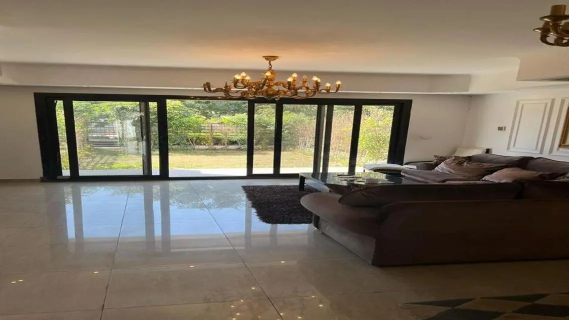 Luxury furnished townhouse for rent in Hyde Park