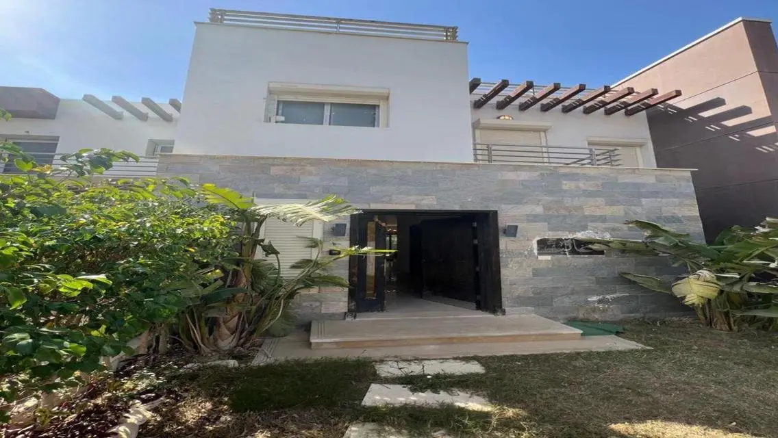 Luxury furnished townhouse for rent in Hyde Park