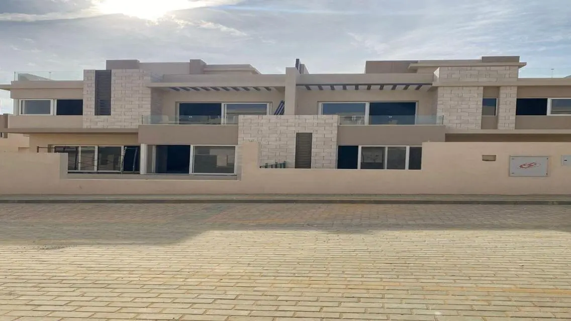استلم فوري فيلا لقطه ب2مليون مقدم من هايد بارك