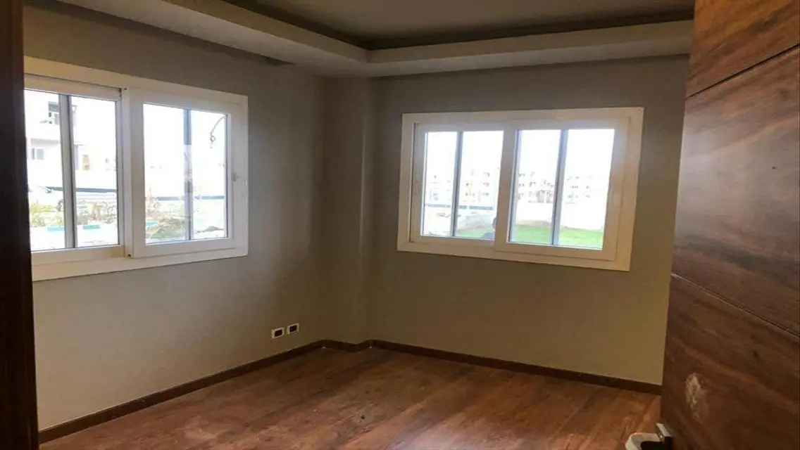 Apartment for sale with garden 250m