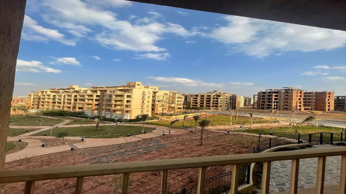 للبيع شقة في كمبوند جاردن هيلز  التوسعات الشمالية