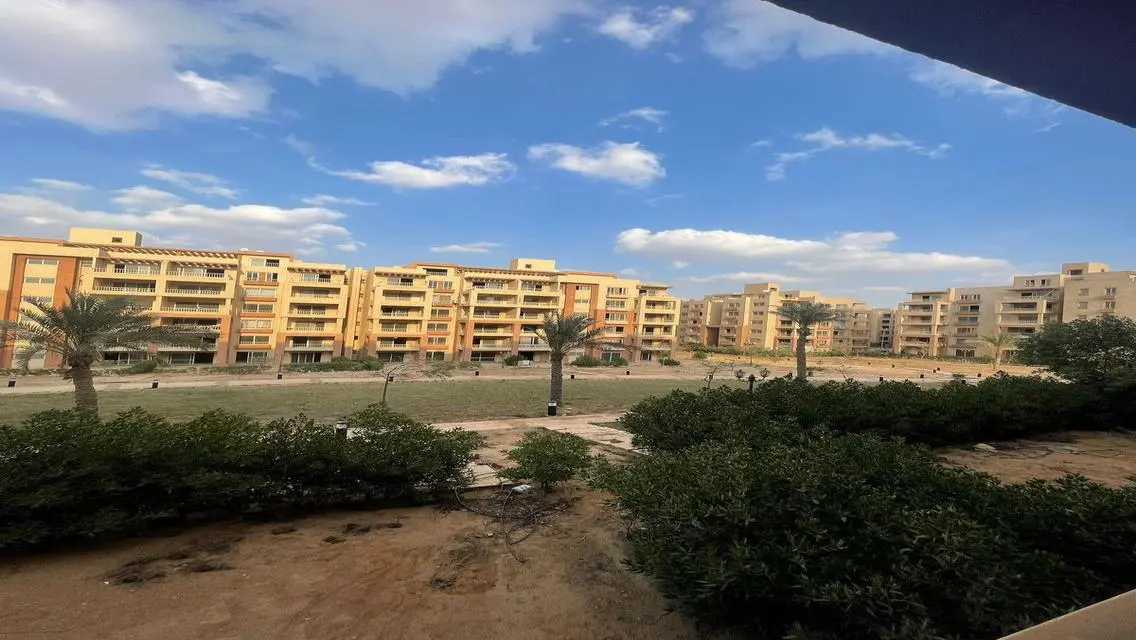 للبيع شقة في كمبوند جاردن هيلز  التوسعات الشمالية