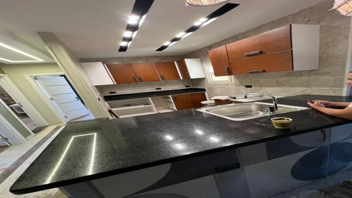 For sale an apartment in Sheikh Zayed, the 13th di