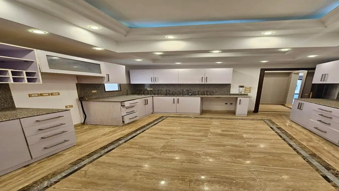 فيلا مودرن بحمام سباحة للايجار بسعر مميز في ميفيدا