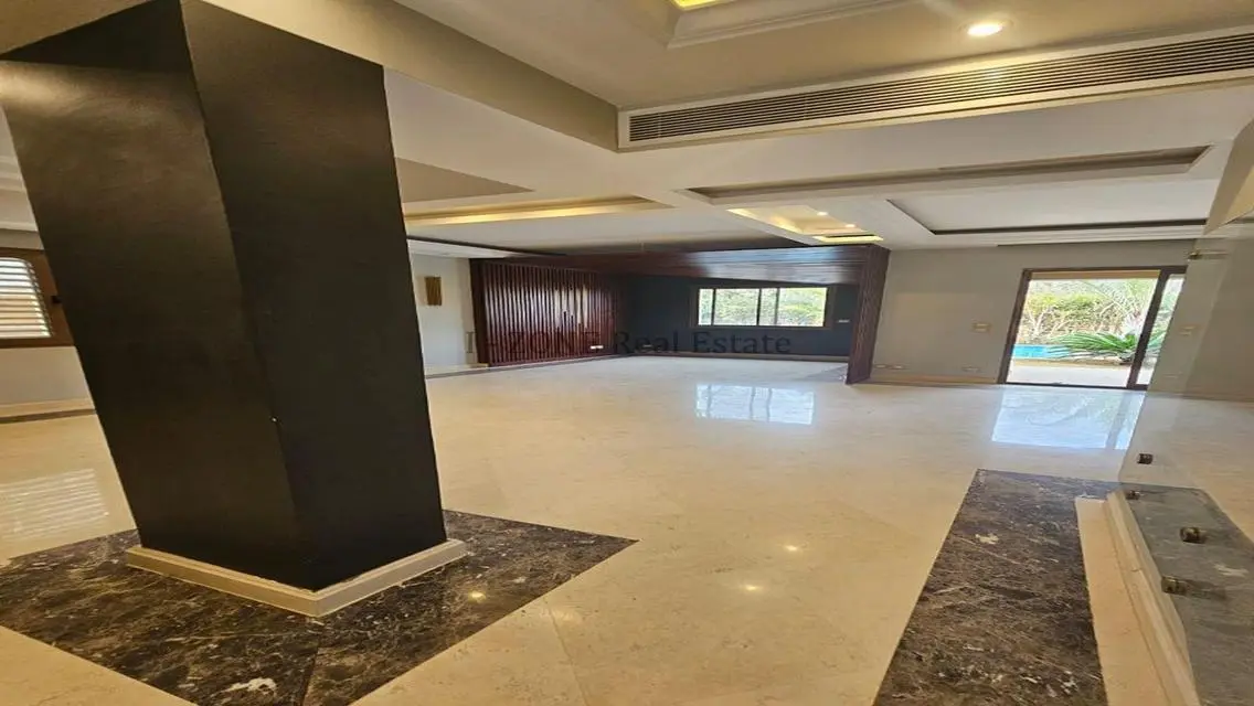فيلا مودرن بحمام سباحة للايجار بسعر مميز في ميفيدا