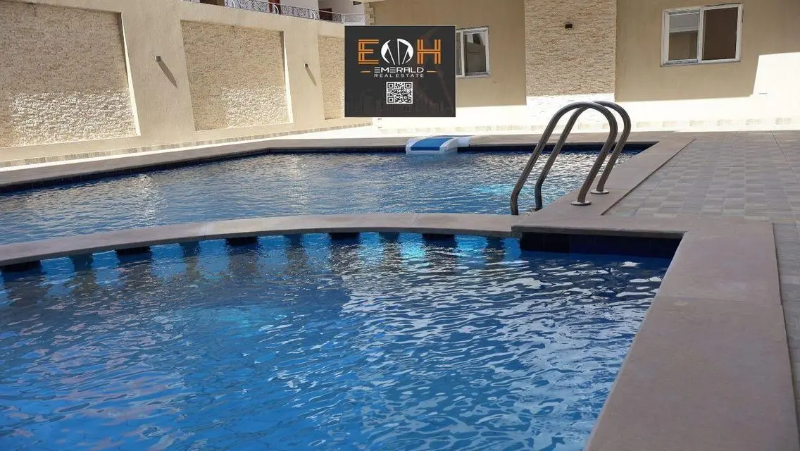 Your summer in your own unit at Crystal House