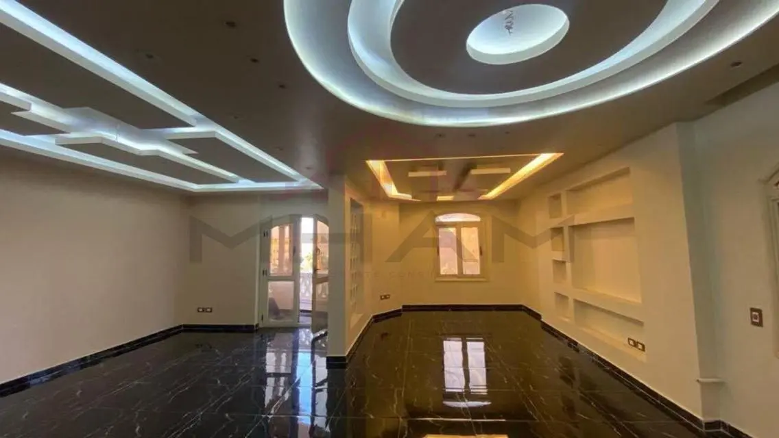شقه للايجار تشطيب الترا سوبر لوكس فى الحي الاول