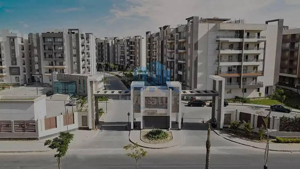 فرصة ذهبية!للبيع شقة مميزة في كمبوندراقي _روك إيدن