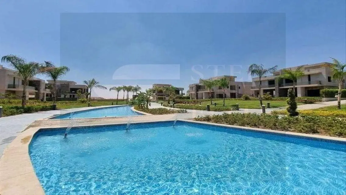 شقه للبيع 3 غرف pool view في اكتوبر بجانب مول مصر