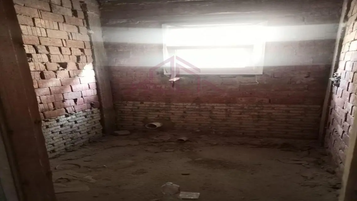 شقه للبيع نصف تشطيب بالنرجس فيلات استلام فوري