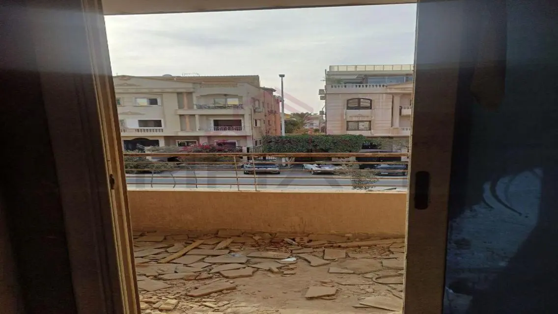 شقه للبيع نصف تشطيب بالنرجس فيلات استلام فوري