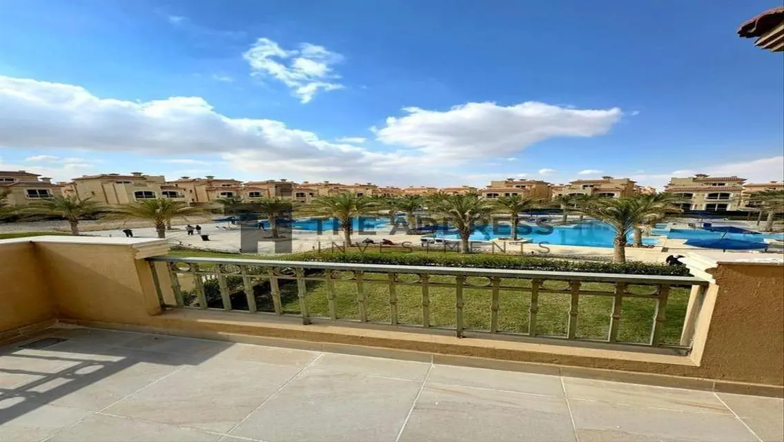 Townhouse lagoon view installment 8 years 10%DP