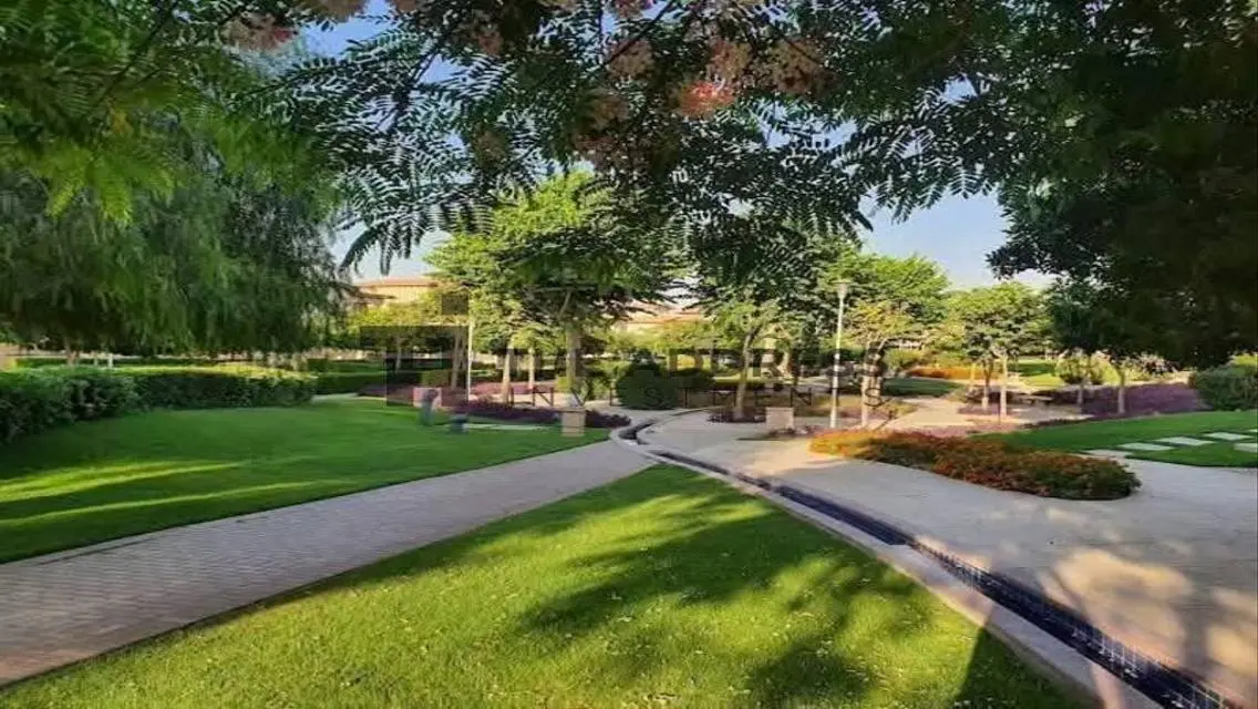 Townhouse lagoon view installment 8 years 10%DP