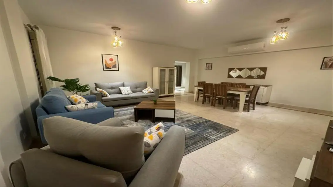 Apartment 4 rent overlooking pool Ultra lux Mivida