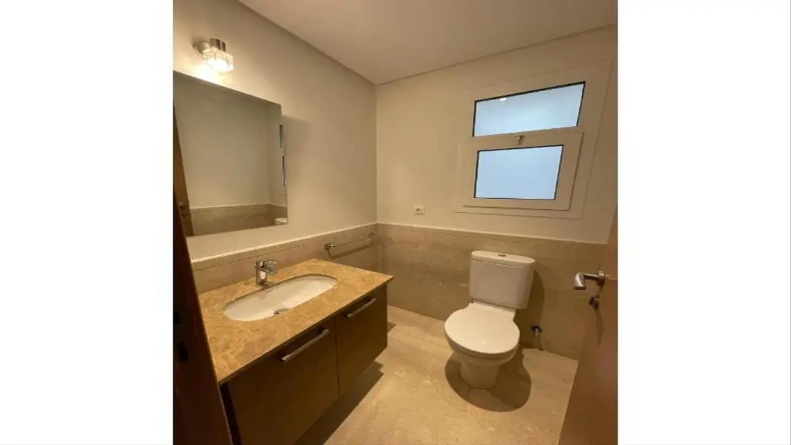 Apartment 4 rent overlooking pool Ultra lux Mivida