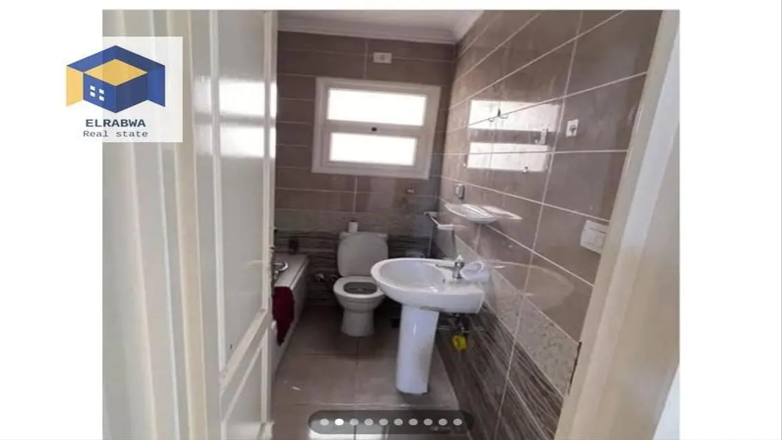 Great location directly on the club, first residen