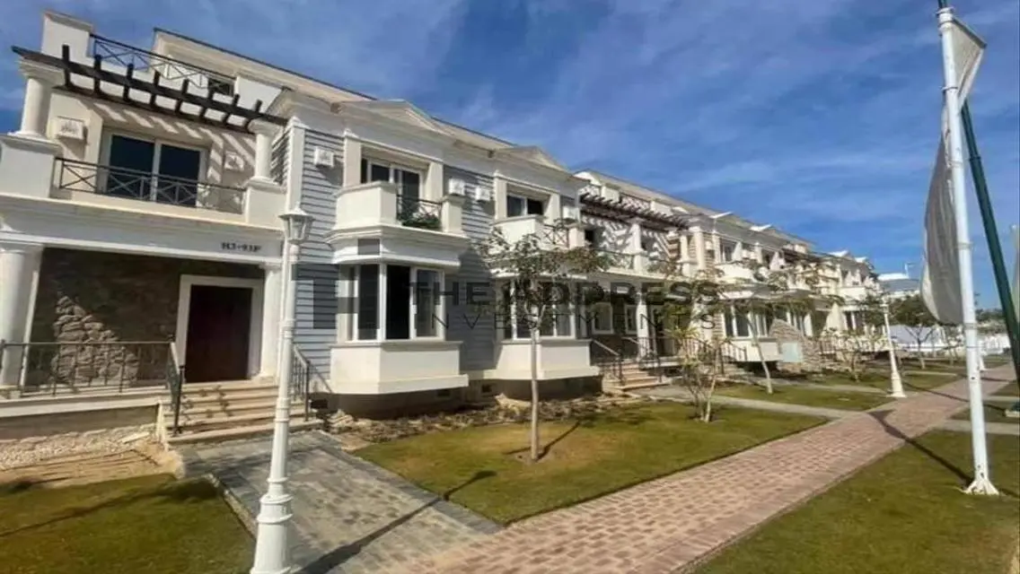 Townhouse 360sqm prime location installment 8years