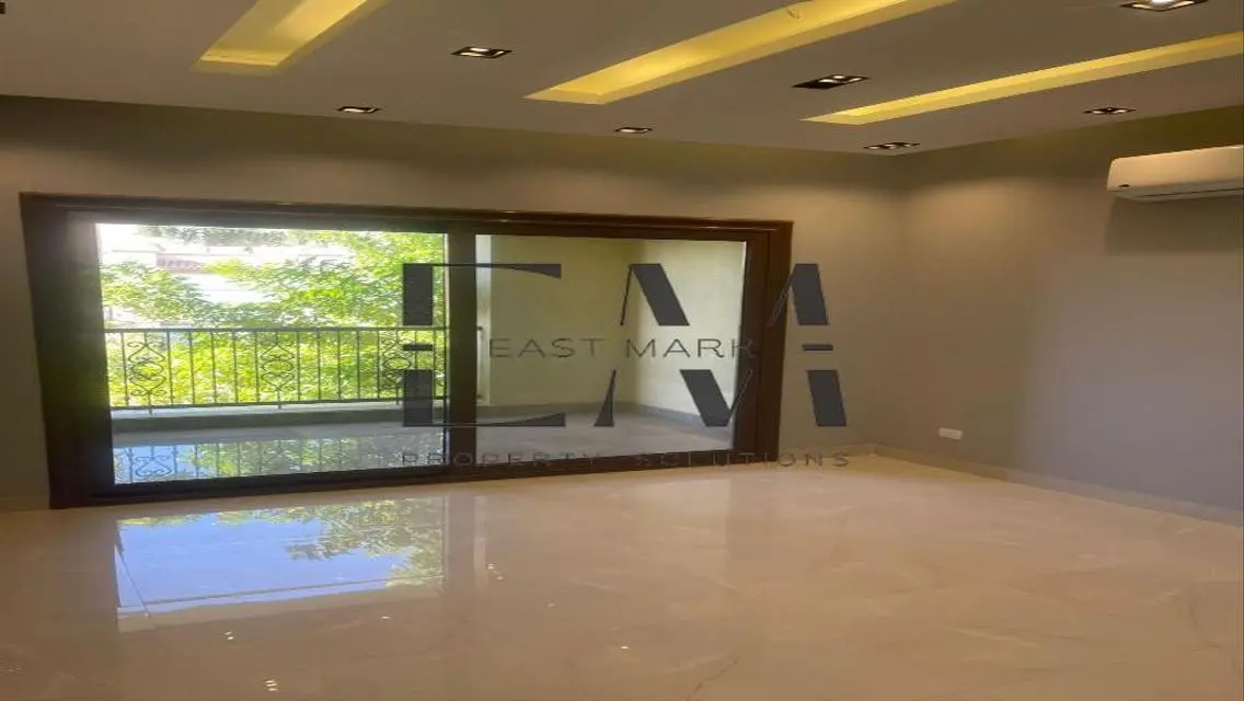 Luxury Apartment with Maid Room and Private Garden