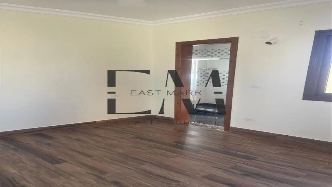 Luxury Apartment with Maid Room and Private Garden