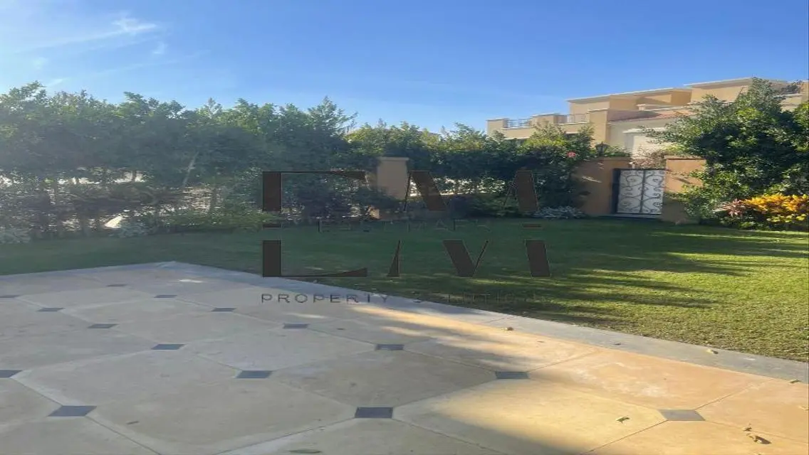 Luxury Apartment with Maid Room and Private Garden