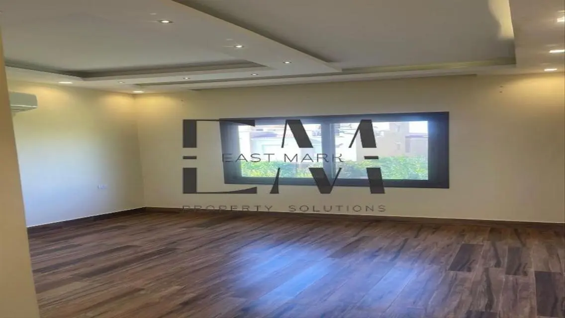 Luxury Apartment with Maid Room and Private Garden