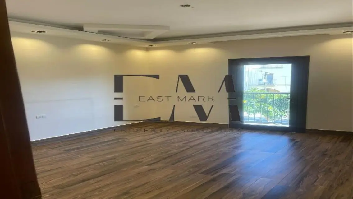 Luxury Apartment with Maid Room and Private Garden