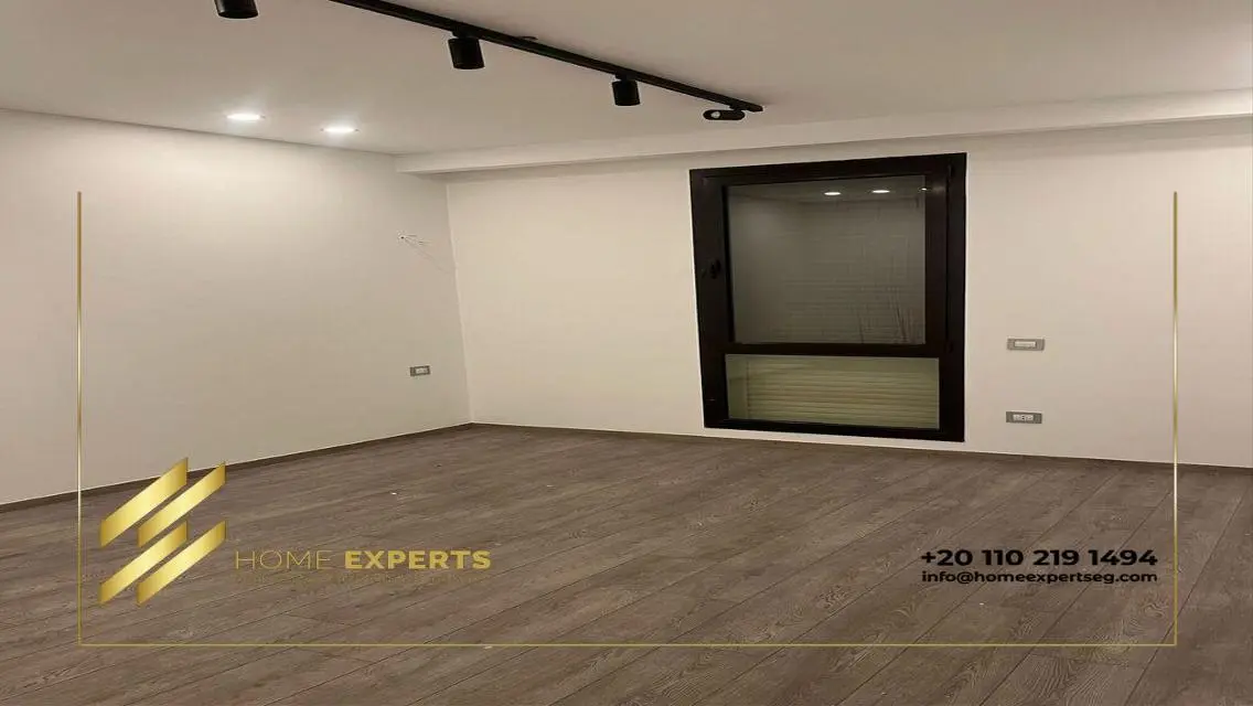 دوبلكس بحديقة للايجار في ايست تاون بسعر مميز