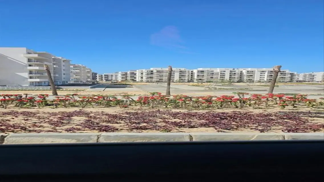 شقة بفيو بانورمي  جاهزه للسكن في العلمين الجديدة