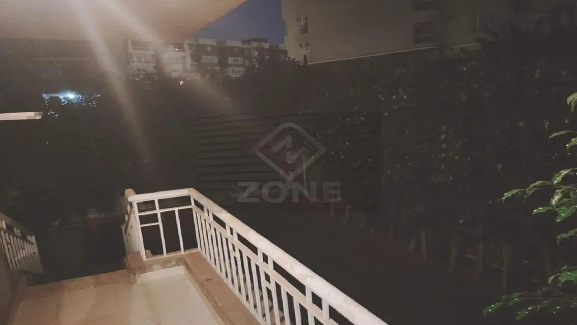 شقه للايجار ارضي بحديقه 3نوم و2 حمام بسعرلقطه 136م