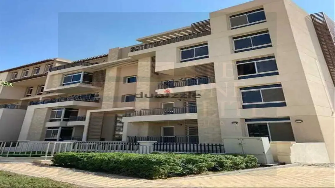 بخصم_50% امتلك شقة 3غرف فى تاج سيتى امام المطار...