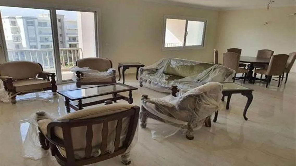 Fully Finished Apartment in Hyde Park
