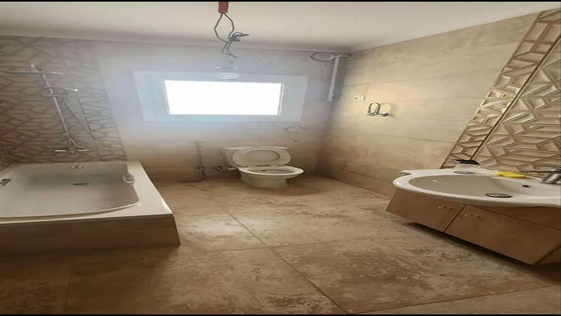Fully Finished Apartment in Hyde Park