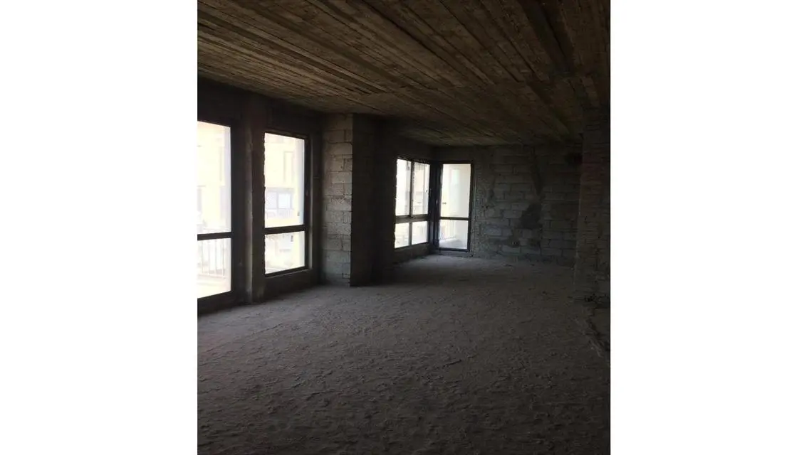 Semi finshed duplex + roof for sale in Westown