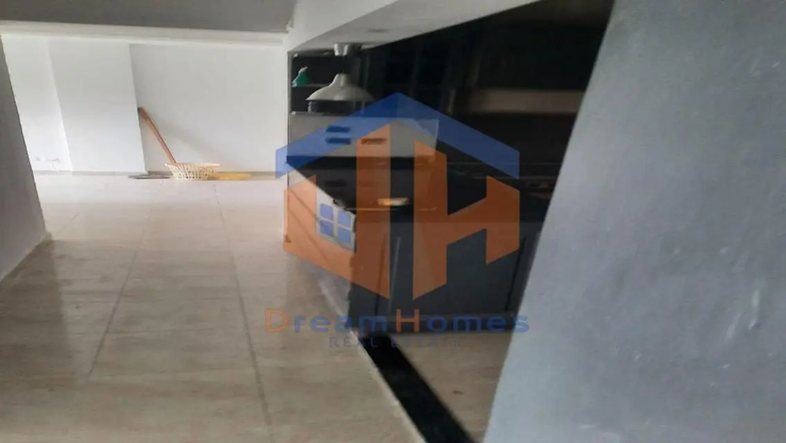 Ground floor apartment with garden for rent next t