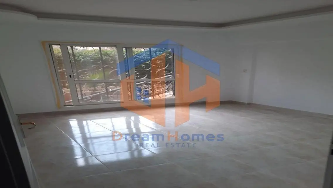 Ground floor apartment with garden for rent next t