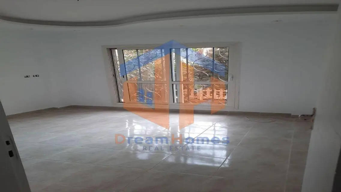 Ground floor apartment with garden for rent next t