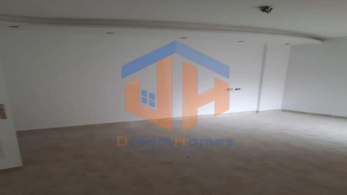 Ground floor apartment with garden for rent next t