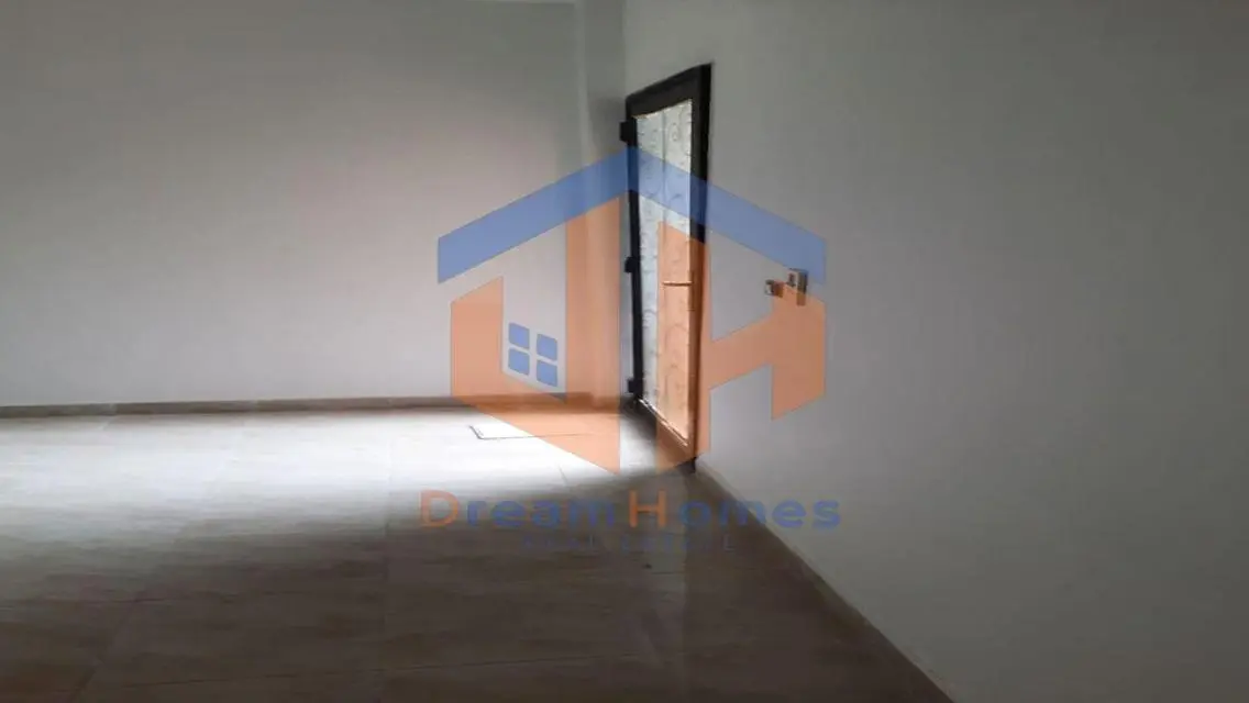 Ground floor apartment with garden for rent next t
