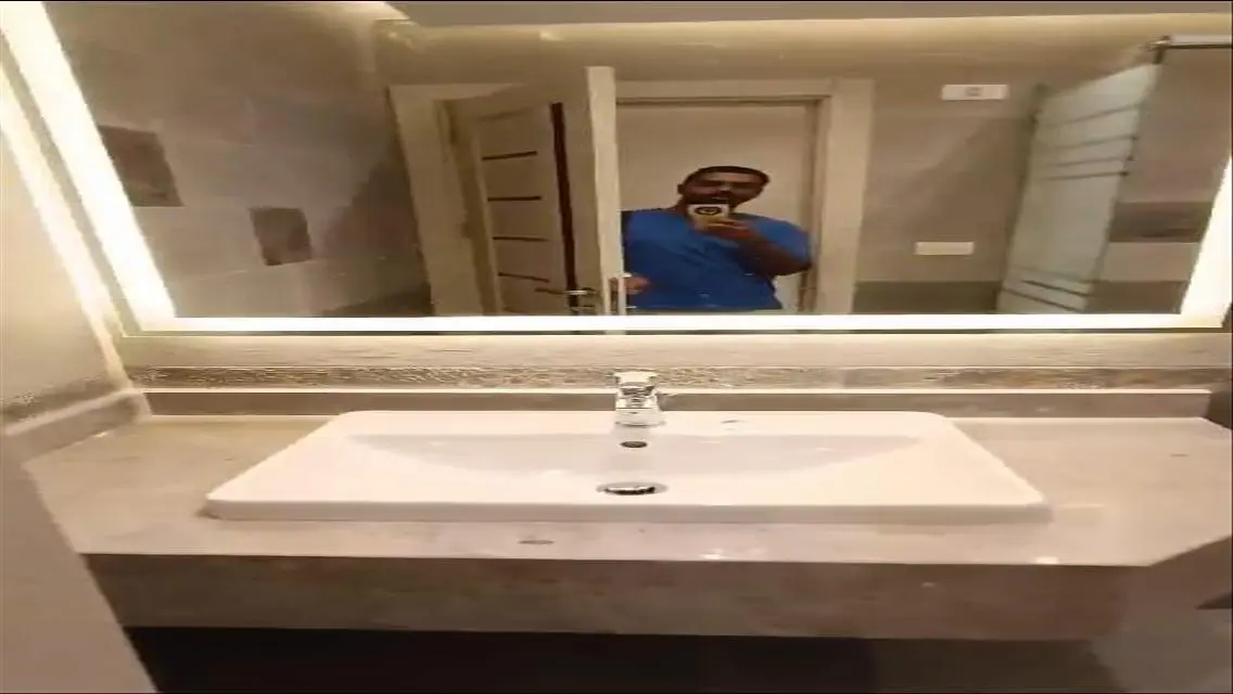 مكتب مميز للإيجار بمساحة 220 متر