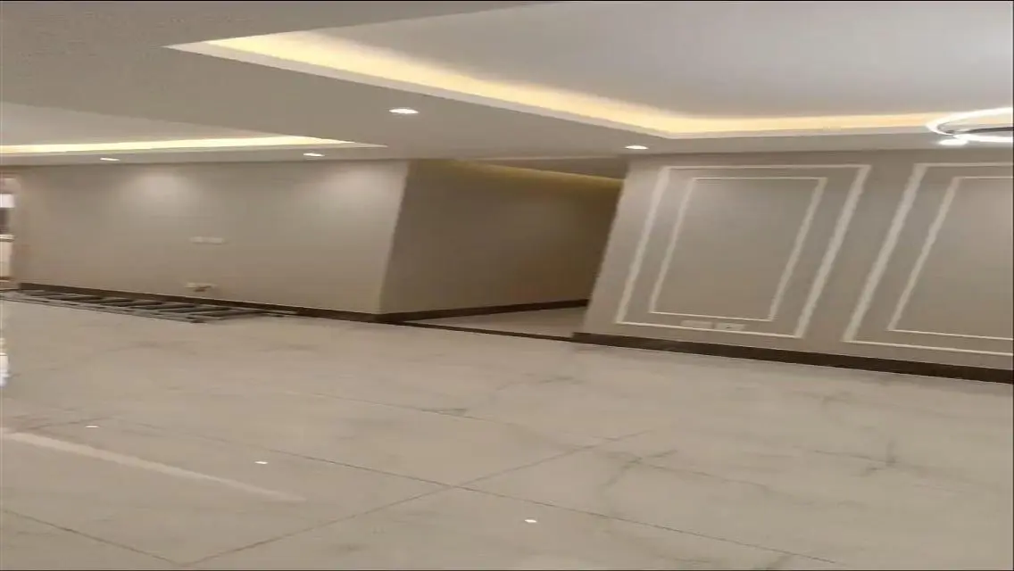 مكتب مميز للإيجار بمساحة 220 متر