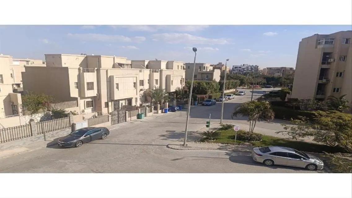 شقه 137 م للايجار بالكرمه ريزيدنس الشيخ زايد