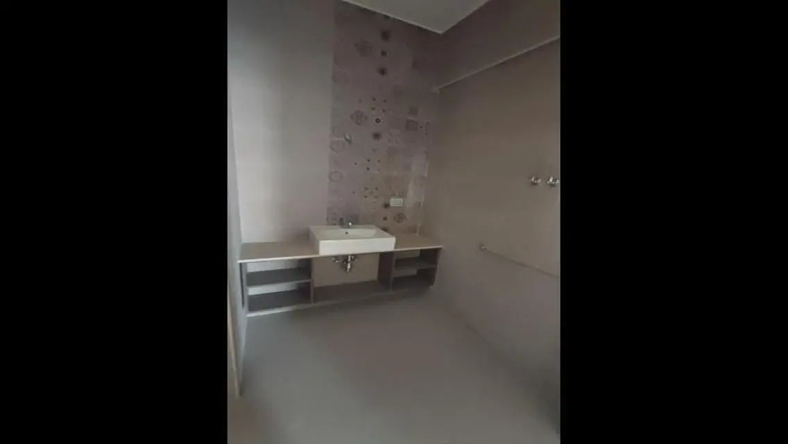 بنت هاوس في المراسم للبيع