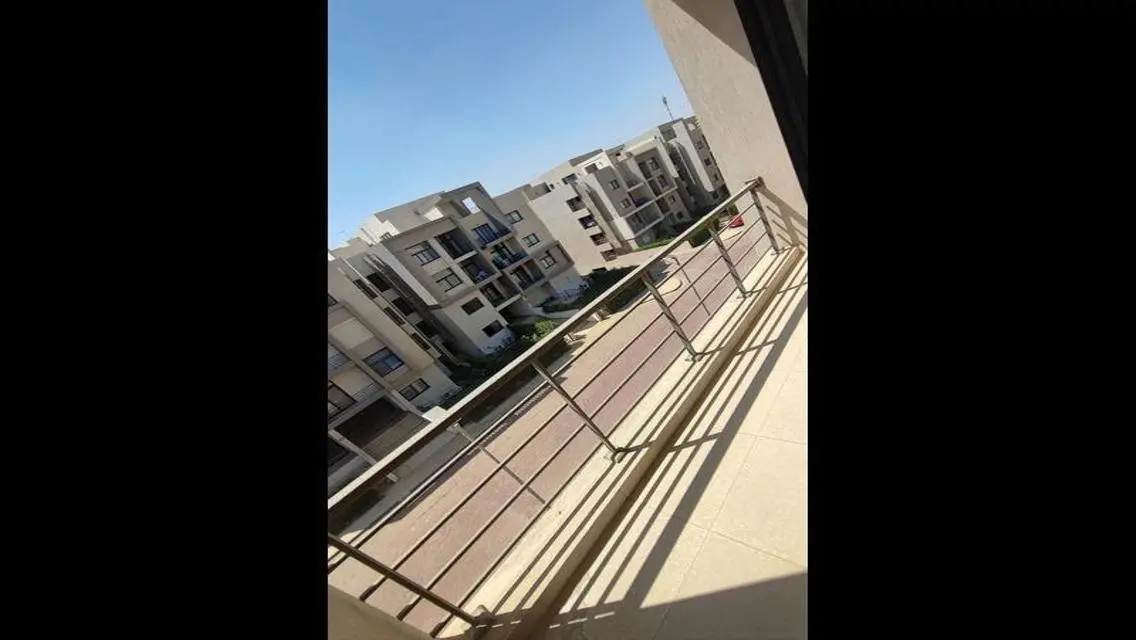 بنت هاوس في المراسم للبيع