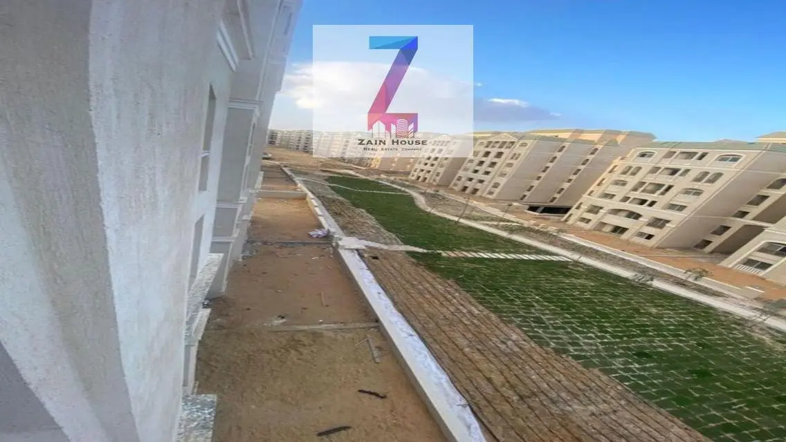شقه للبيع في كمبوند لافينير فيو لاند سكيب
