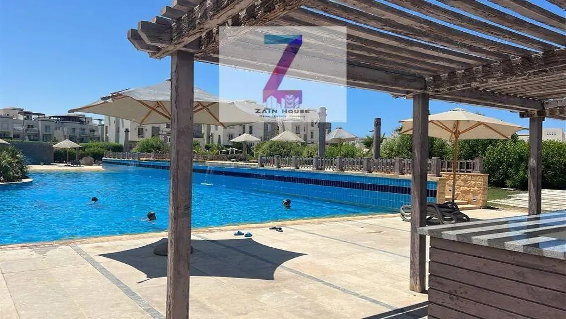 شاليه دور اول3 غرف موقع مميز للبيع   أمواج الساحل