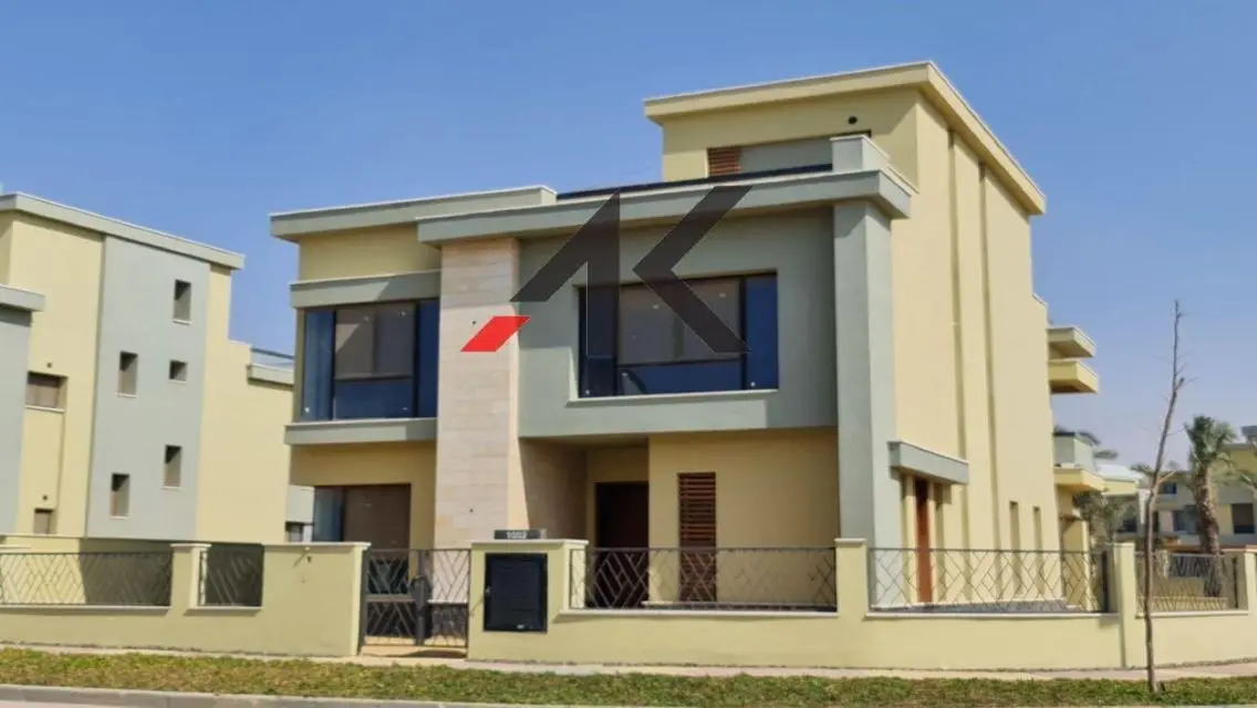 Prime Location Town Corner For Sale in Villette