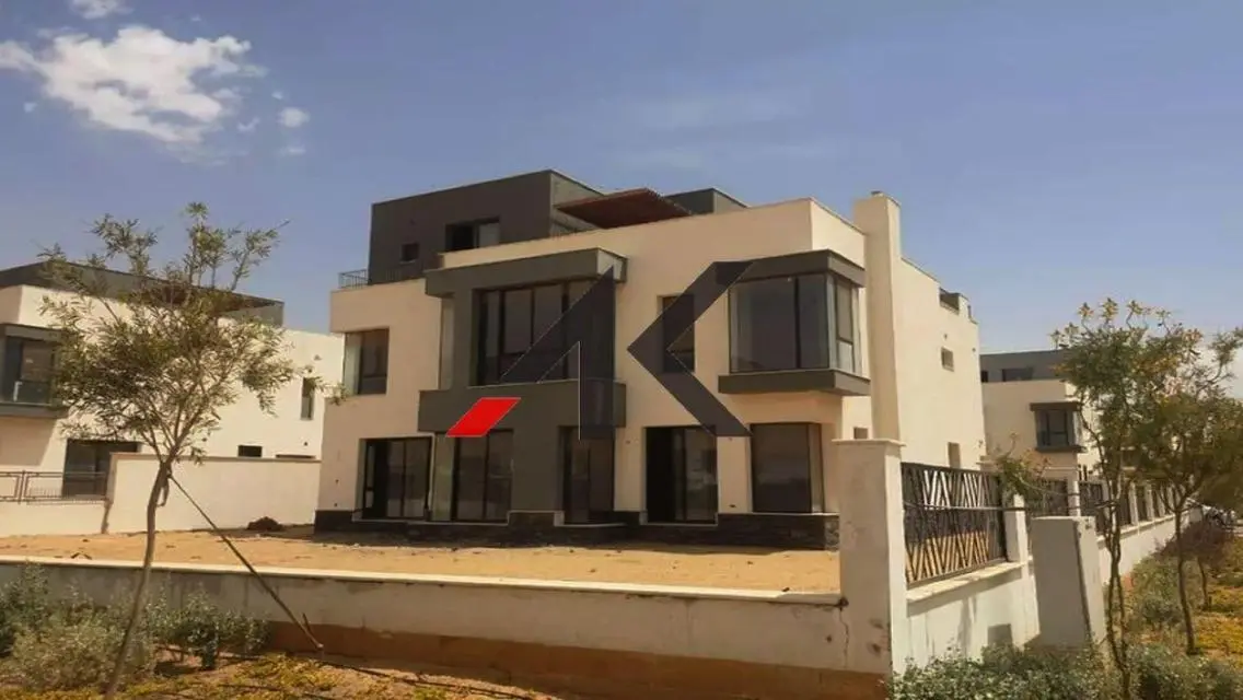 Prime Location Town Corner For Sale in Villette