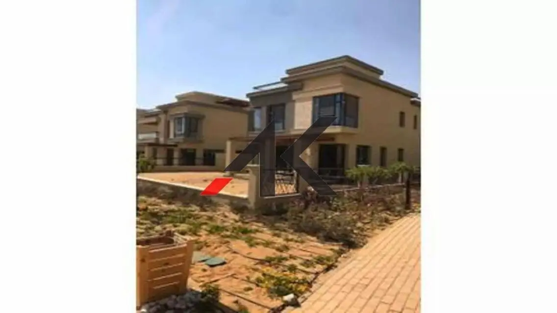 Prime Location Town Corner For Sale in Villette